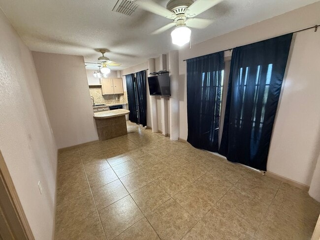 Building Photo - NEW ON MARKET (PRICE DROP!)