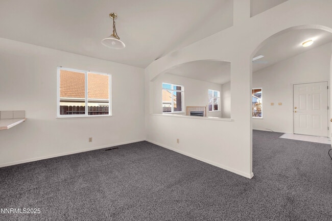 Building Photo - 135 Spring Ridge Dr