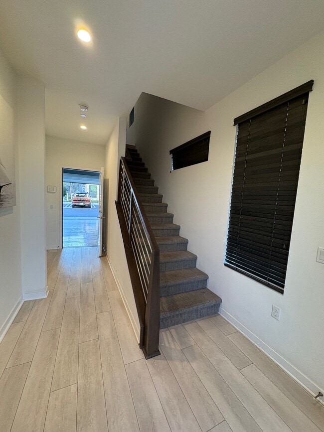 Building Photo - 1650 Pomona Ave