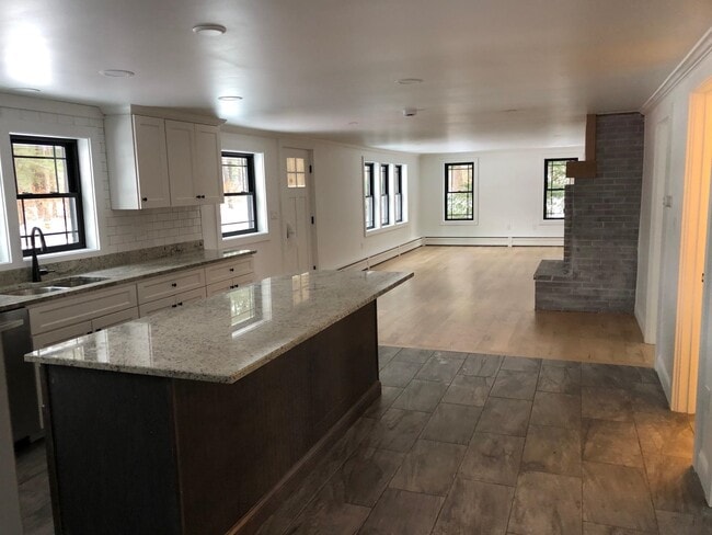 Building Photo - 77 Sewalls Falls Rd