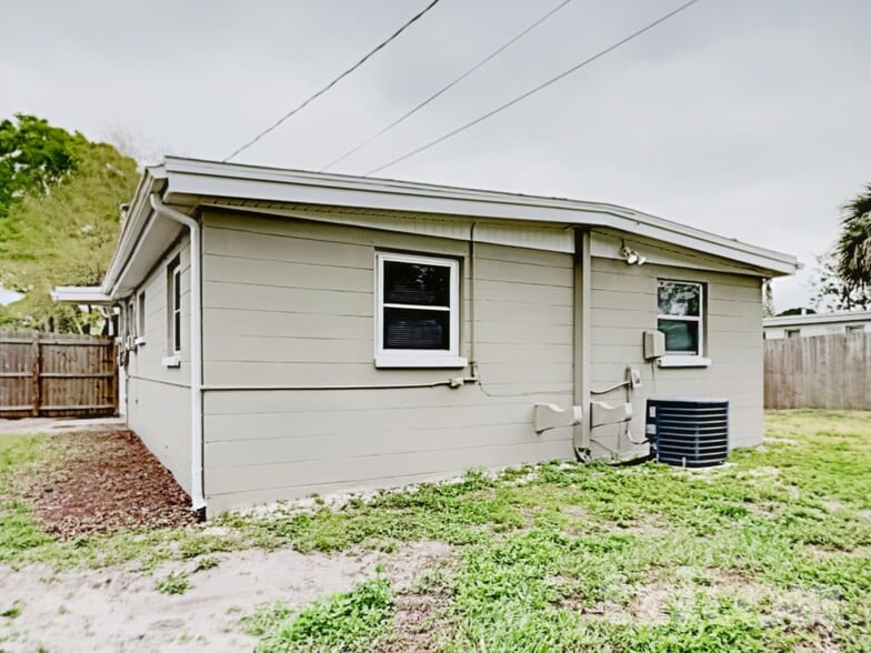 Building Photo - 9228 82nd Way