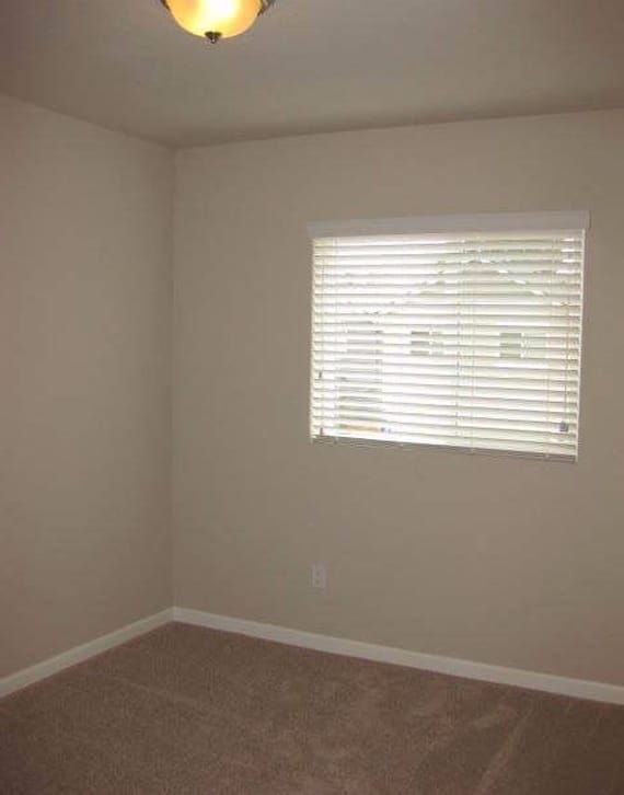 Building Photo - Spacious 3-Bedroom, 2.5-Bath Townhome in S...