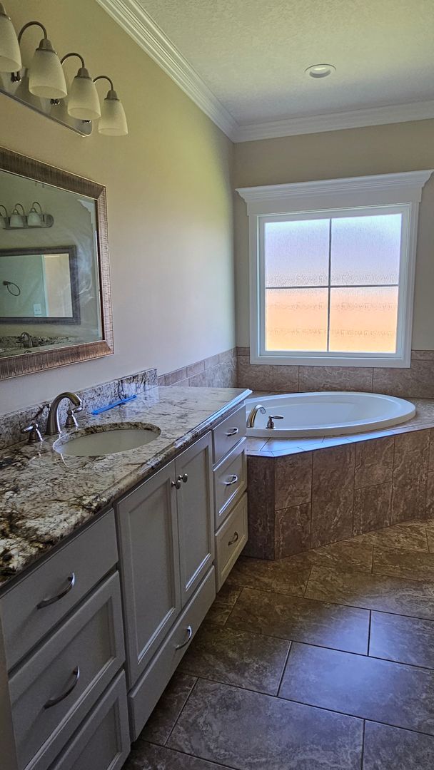 Building Photo - Knights Landing four bedroom home