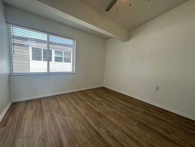 Building Photo - 3048 Anderberg Dr