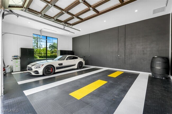 Building Photo - 6677 Hunters Rd