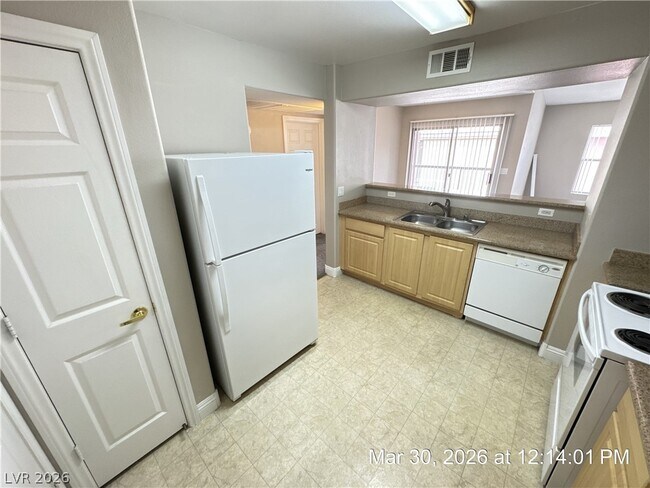 Building Photo - 8000 W Badura Ave