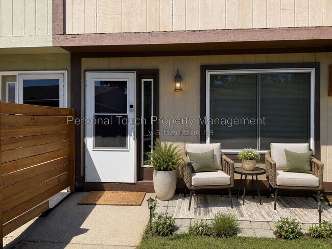 Building Photo - 3079 22nd St S