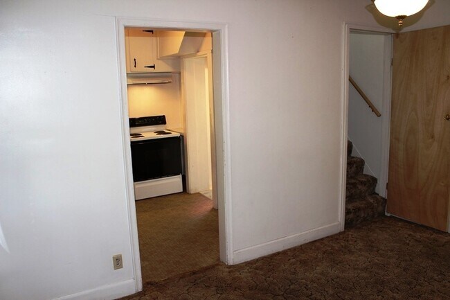 Building Photo - NEXT TO KSU!!!