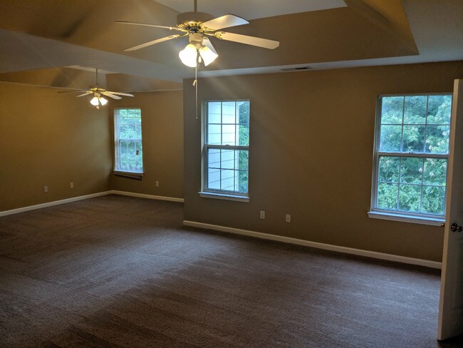 Building Photo - 5107 Huntcrest Dr SW