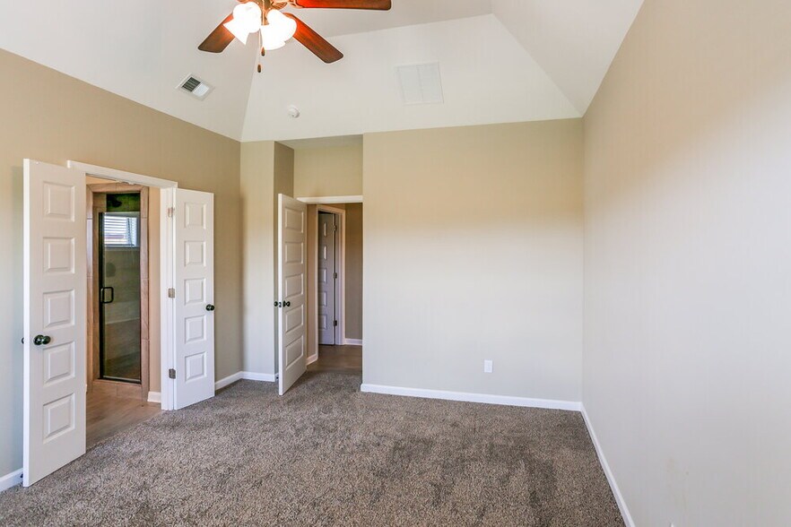 Building Photo - 5498 Riverstone Dr