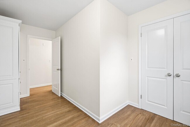 Building Photo - 222 Park Ave