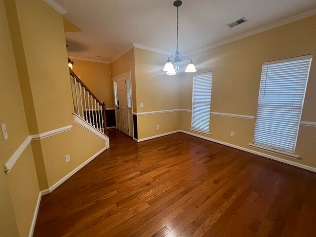 Building Photo - 565 Batty Way