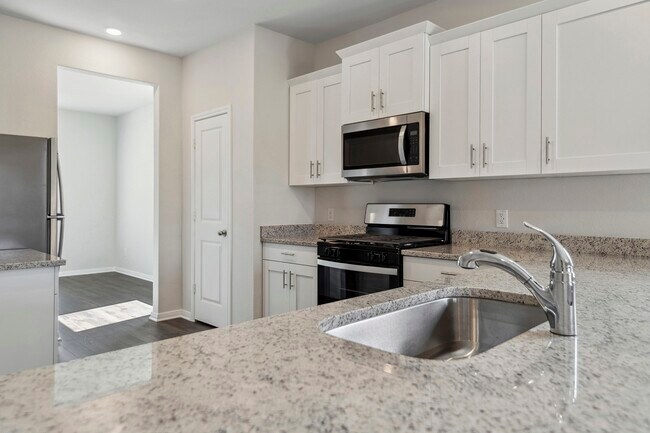Building Photo - 15415 Maple Ter Dr