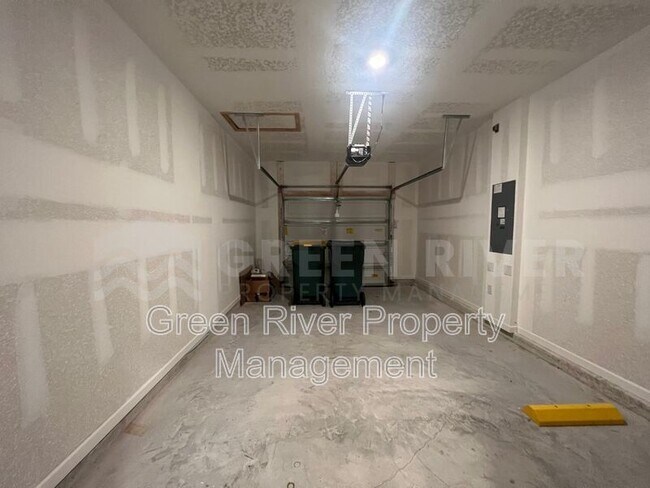 Building Photo - 294 Aralia Ln