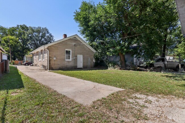 Building Photo - Now Available! West Side Two Bedroom Home ...