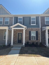 Building Photo - Beautiful 3BR Townhome in Prime Lebanon Location