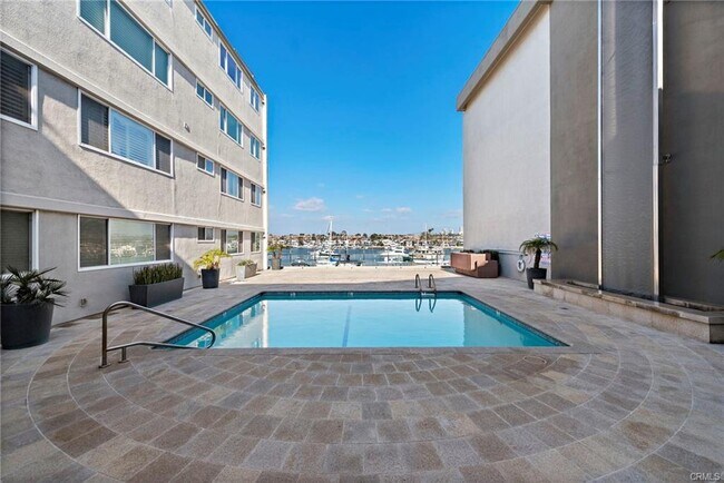 Building Photo - 310 Fernando St