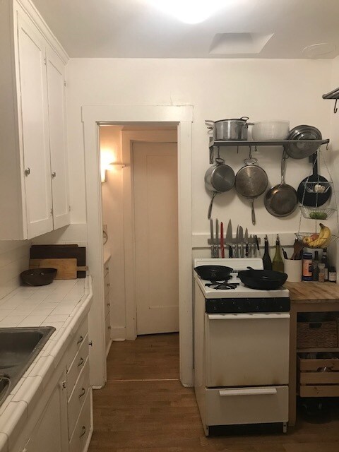 Building Photo - 223 Strand St