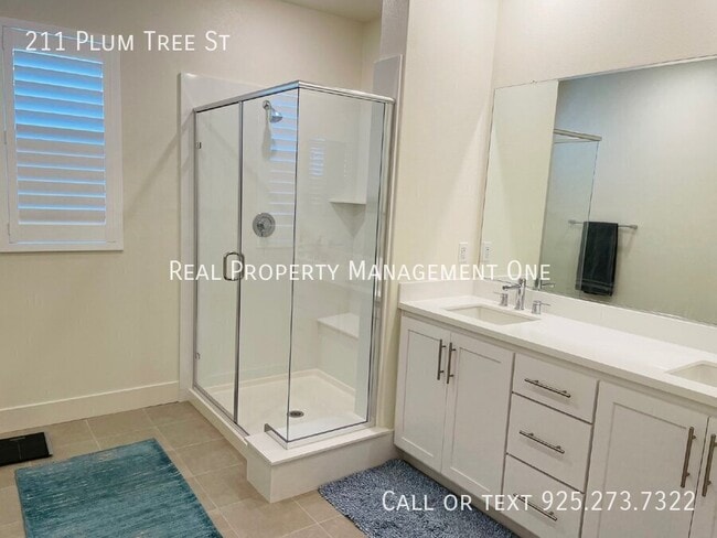 Building Photo - 211 Plum Tree St