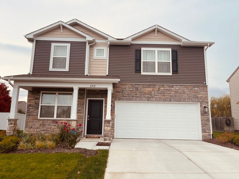Main house entrance - 6531 E Daisy Hill Ct