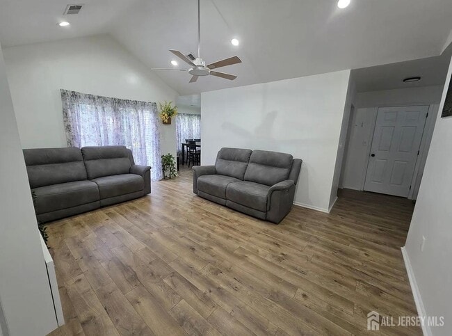 Building Photo - 1702 Cypress Ln