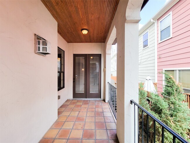 Building Photo - 1801 W 24th St