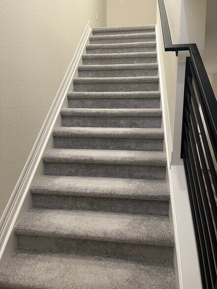 Building Photo - 16828 E 119th Ave