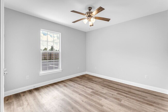 Building Photo - Brand New 3 bed unfurnished!