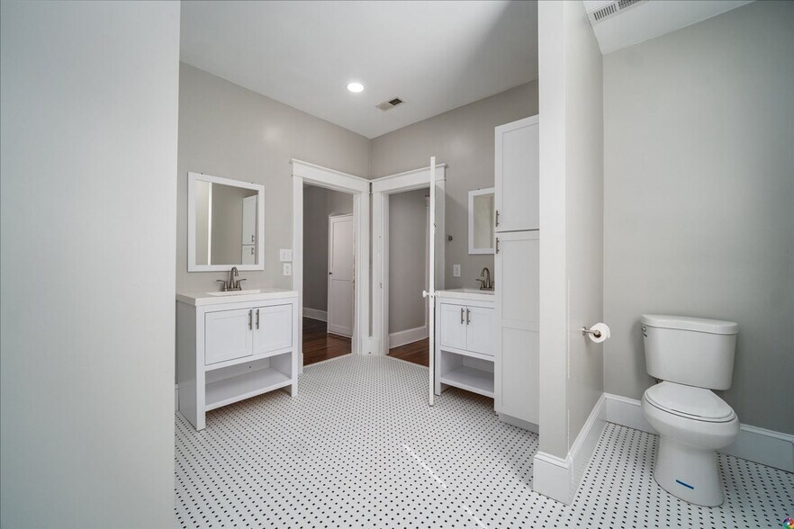 Building Photo - 1313 N 35th St