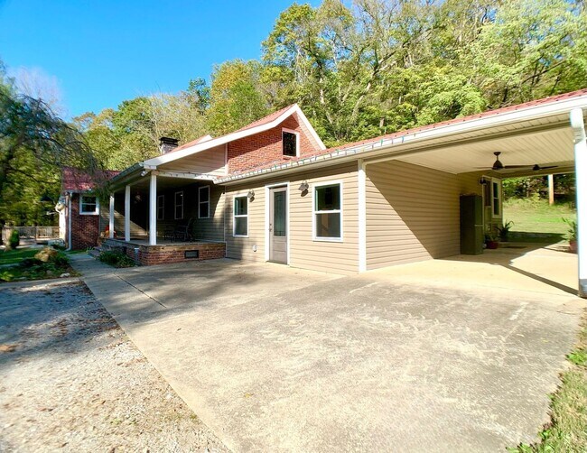 Building Photo - 3979 Lem Davis Rd