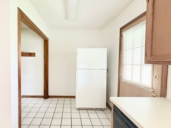 Building Photo - 1147/1149 Willow Creek Dr