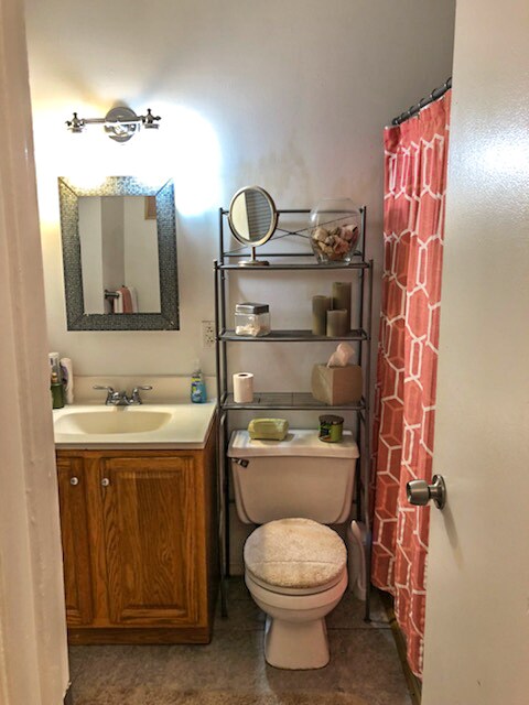 Building Photo - 1089 River Rd