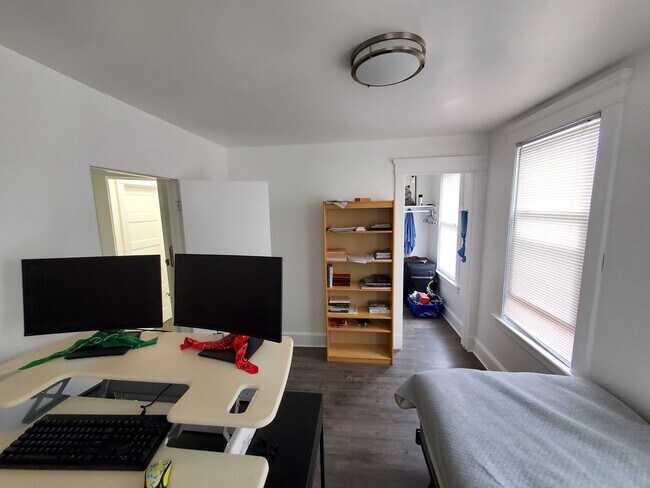 Building Photo - 34Guilden1st&amp;2ndFl