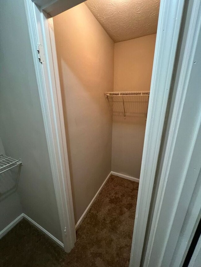 Building Photo - Ready to view now finally a 2 bedroom 2.5 ...