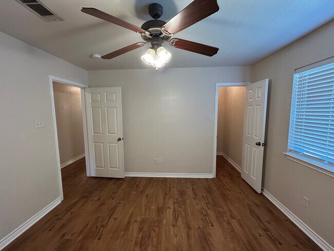 Building Photo - 3740 Oldenburg Ln