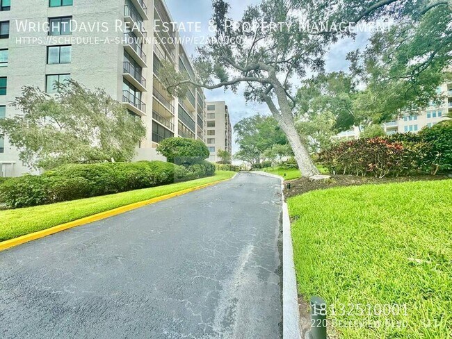 Building Photo - 220 Belleview Blvd