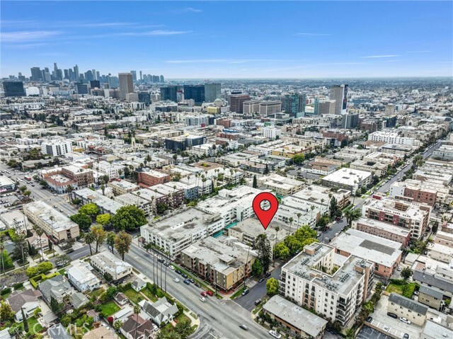 Building Photo - 320 S Gramercy Pl