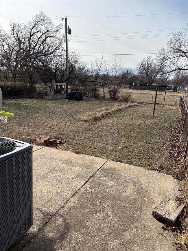 Building Photo - 1324 Dorchester Dr