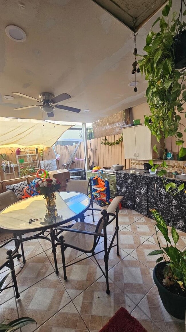 Building Photo - 1145 W 42nd St