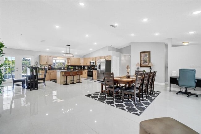 Building Photo - 216 N Griffin Dr