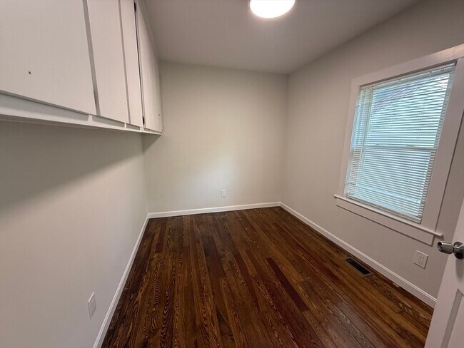 Building Photo - 89 Clapp St