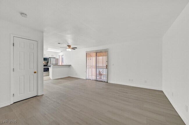 Building Photo - 5499 Indian River Dr