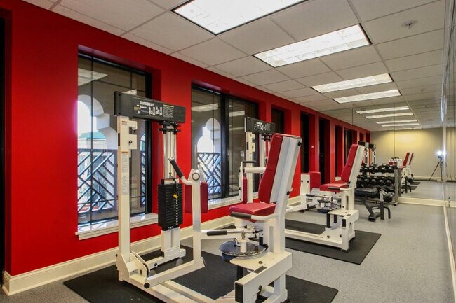 Building Photo - 2600 N Ocean Blvd