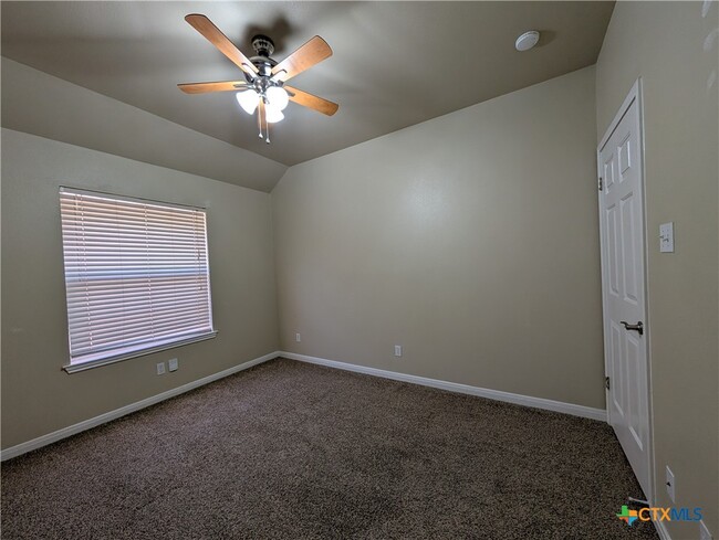 Building Photo - 1662 Lantana Cir