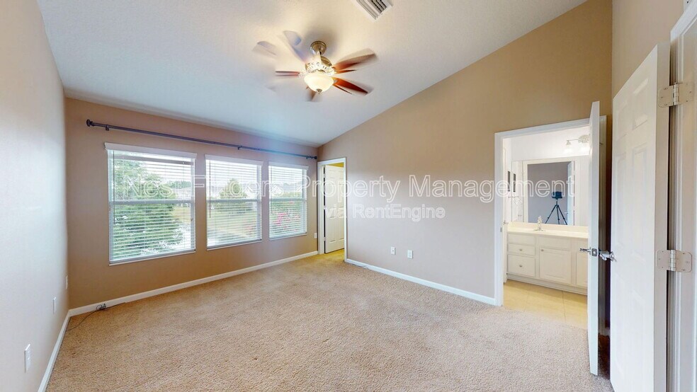 Building Photo - 6937 Woody Vine Dr
