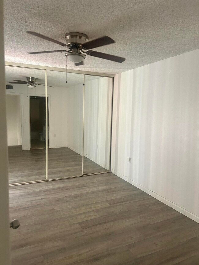 Building Photo - 804 Blue Ridge Cir