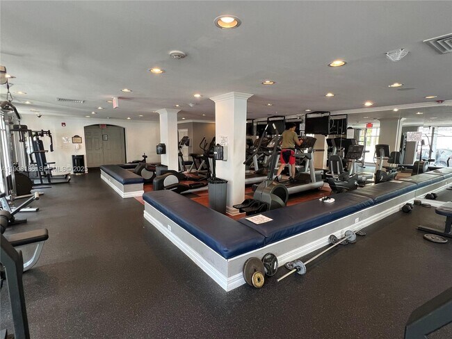 Building Photo - 1900 Van Buren St