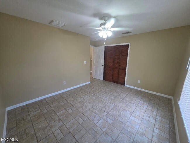Building Photo - 348 Rancho Ave