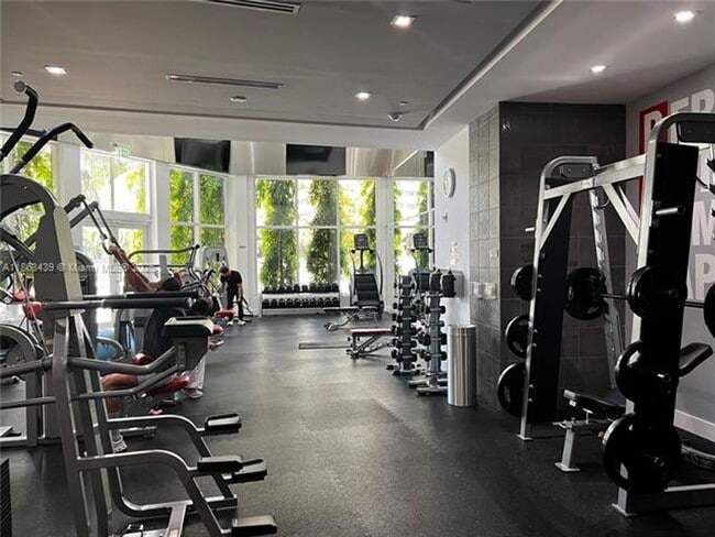 Building Photo - 901 Brickell Key Blvd