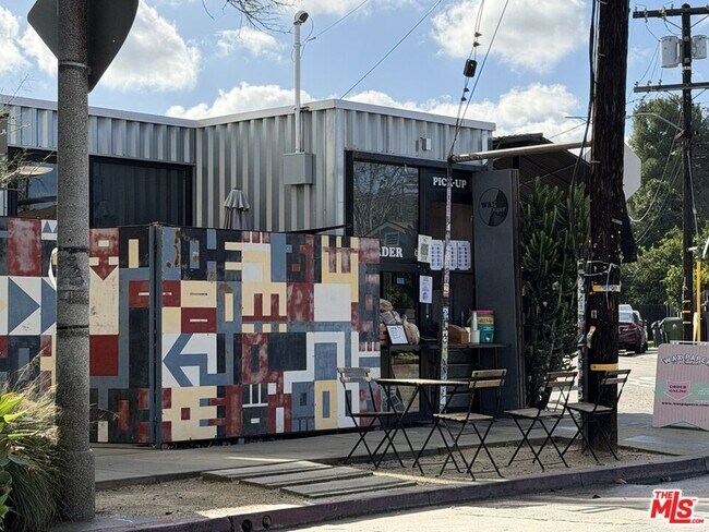 Building Photo - 2445 Harwood St